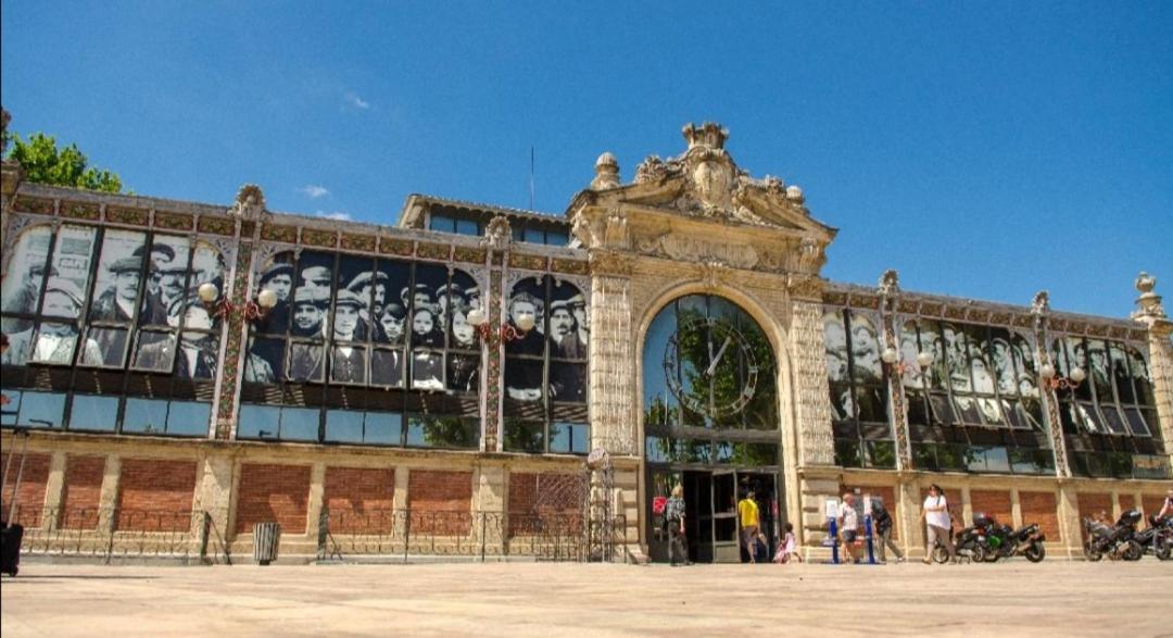 Studio Au Coeur Du Quartier Historique Narbonne Exterior foto